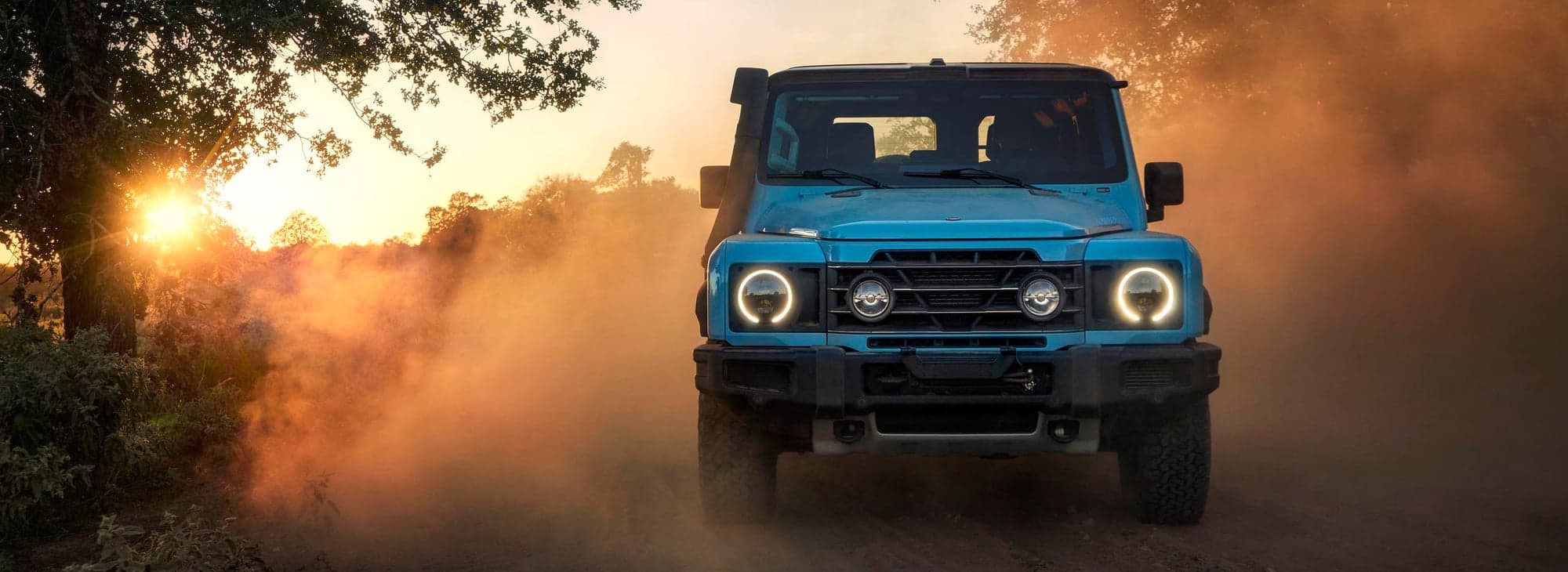 Véhicule 4x4 Grenadier sur les pistes de Madagascar